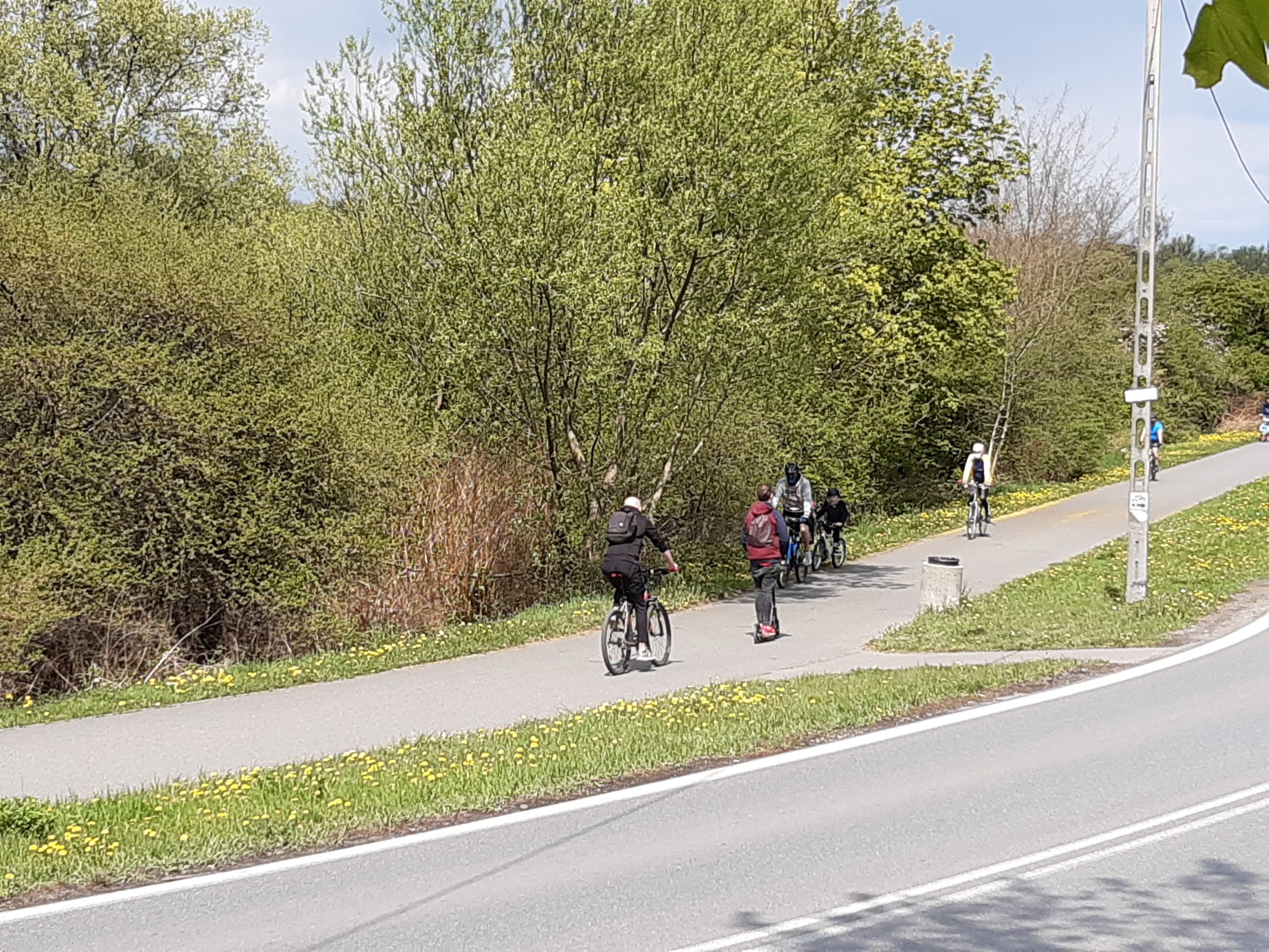 Bez maseczek, ale z dystansem