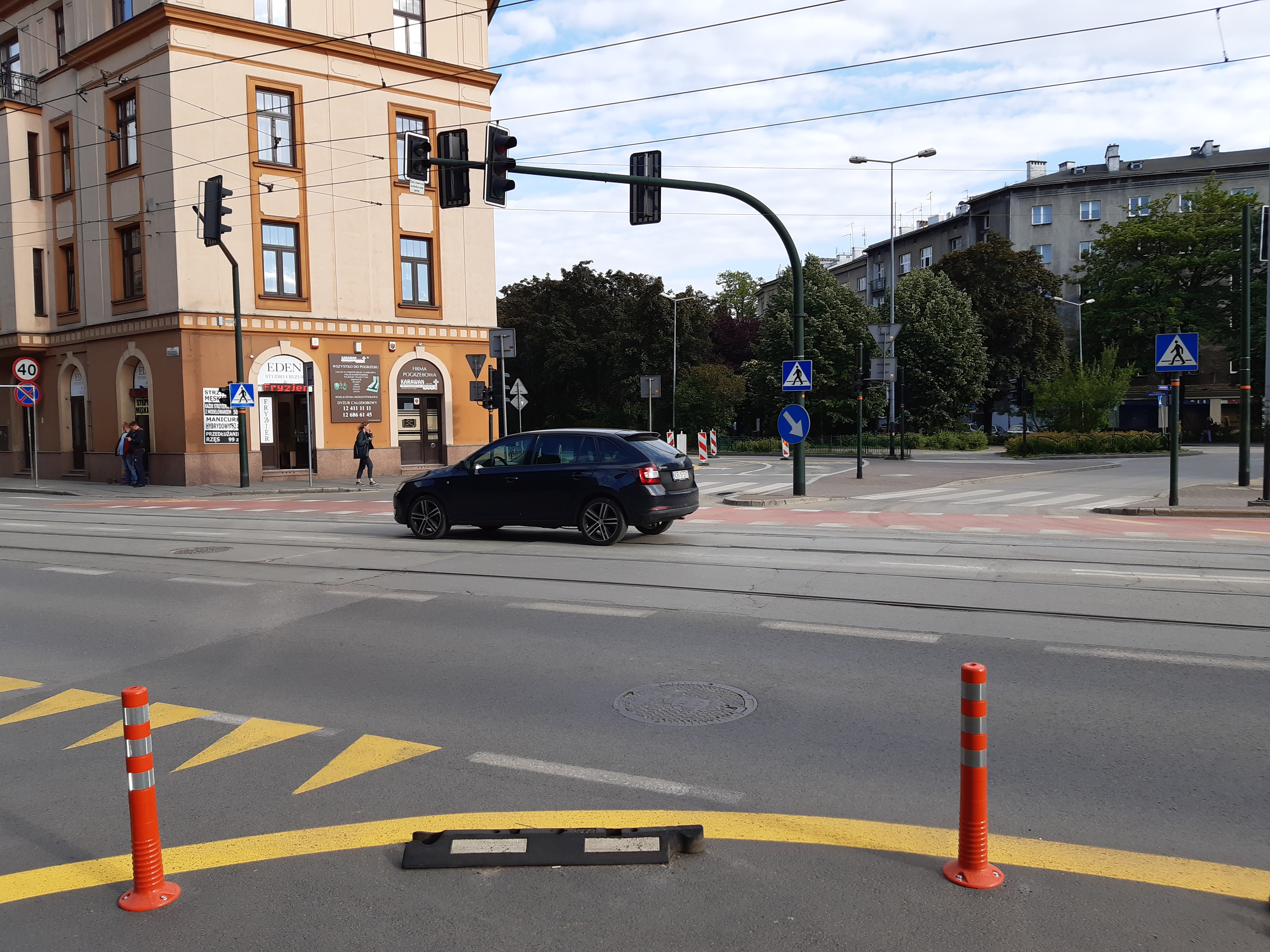 Uwaga na skrzyżowaniach