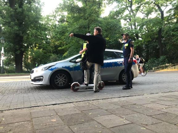 Hulajnogi pod lupą strażników miejskich i policjantów