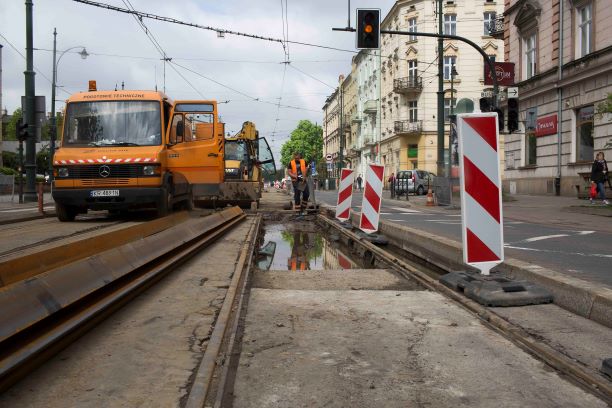 Jak idzie remont torowiska na skrzyżowaniu Lubicz- Rakowicka