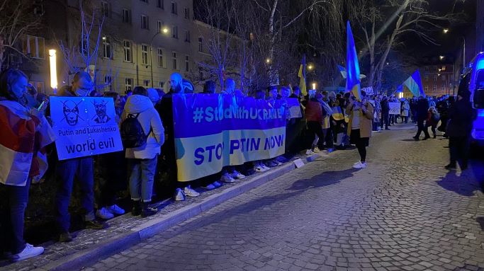 Manifestacja przed konsulatem rosyjskim