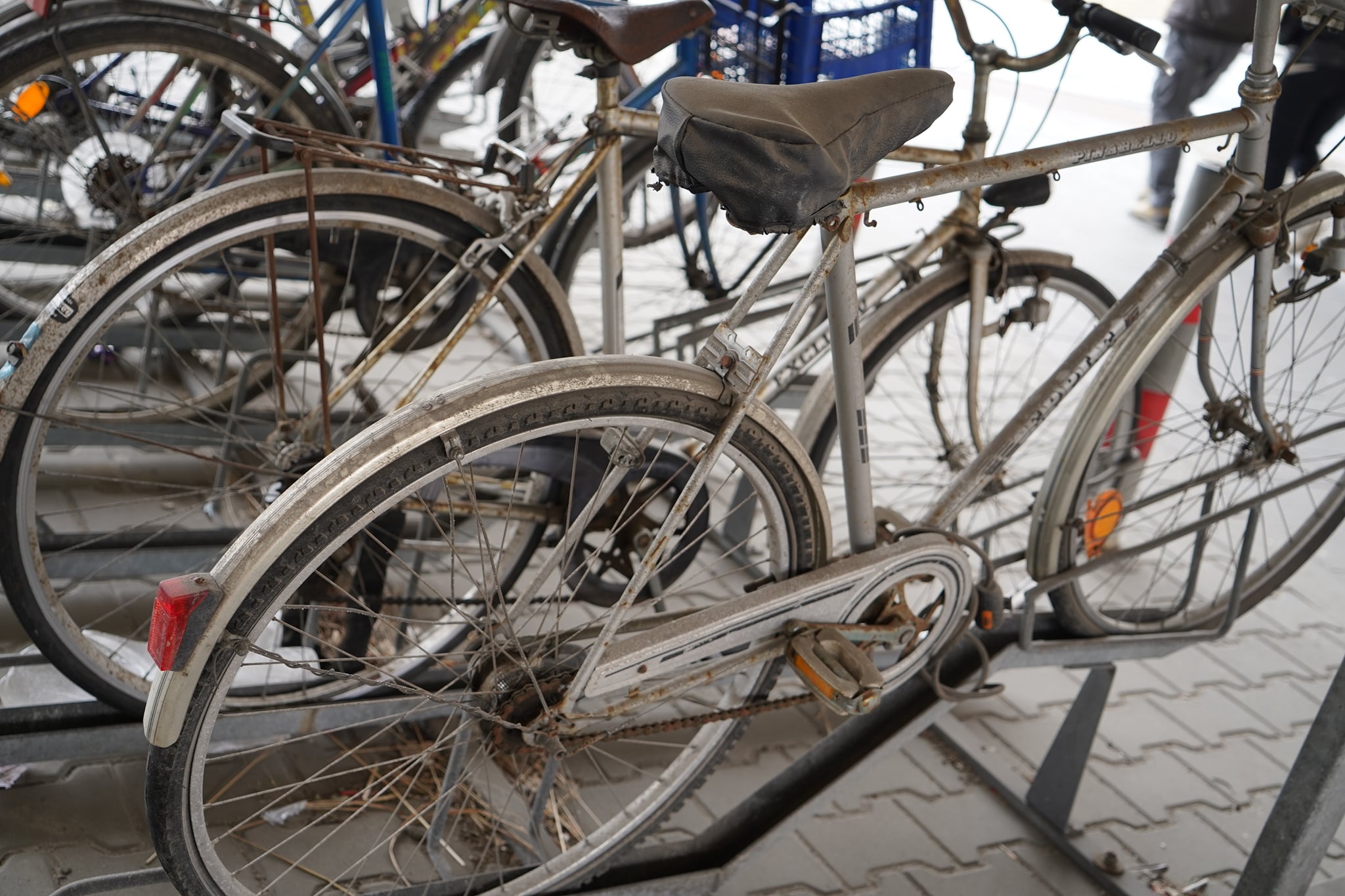 Rowerowe wraki znikają z ulic Krakowa