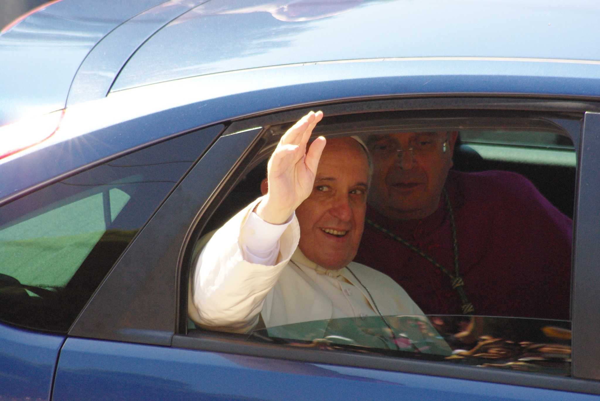 Znany ksiądz krytykuje papieża i chce, aby „nowe konklawe nastąpiło jak najszybciej”