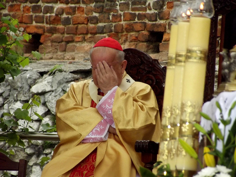 Były ksiądz oskarża kardynała Dziwisza: miał utrudniać przekazanie papieżowi informacji o arcybiskupie Paetzu