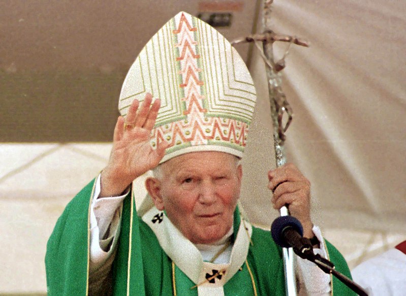 Dziś piętnasta rocznica śmierci Jana Pawła II. W tym roku wspominamy go w domach