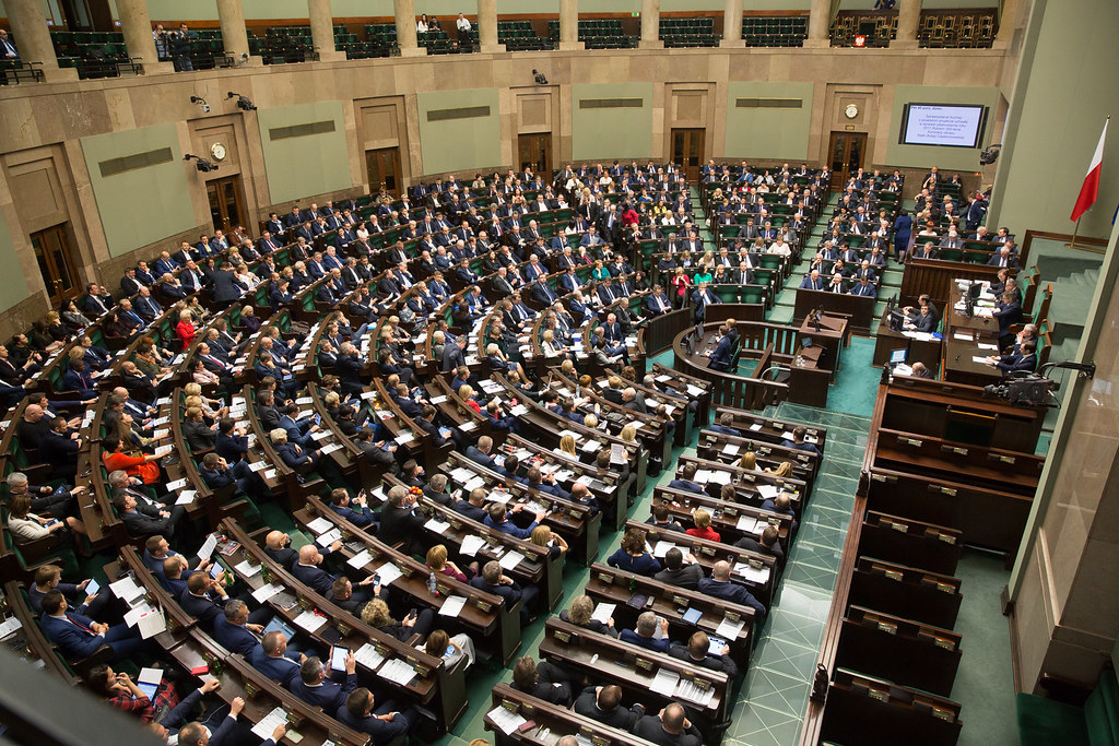 Sejm ratyfikował Fundusz Odbudowy. Wiemy, jak głosowali posłowie z Krakowa