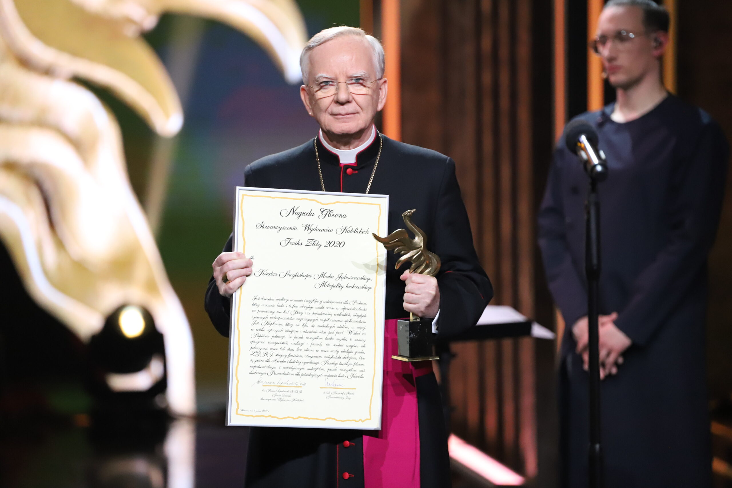 Arcybiskup Marek Jędraszewski nagrodzony. Za krytykę gender, LGBT, skrajnego feminizmu, aborcjonizmu i antyludzkiego ekologizmu