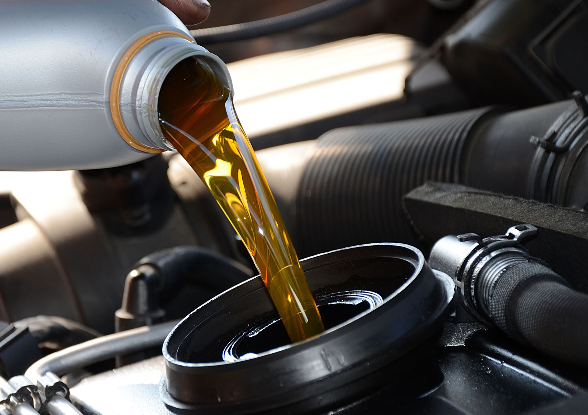Dodatki do oleju silnikowego — co to takiego?