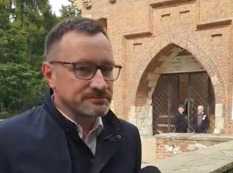 Tomasz Urynowicz chce unieważnienia uchwały o jego odwołaniu. I uchylenia deklaracji anty LGBT