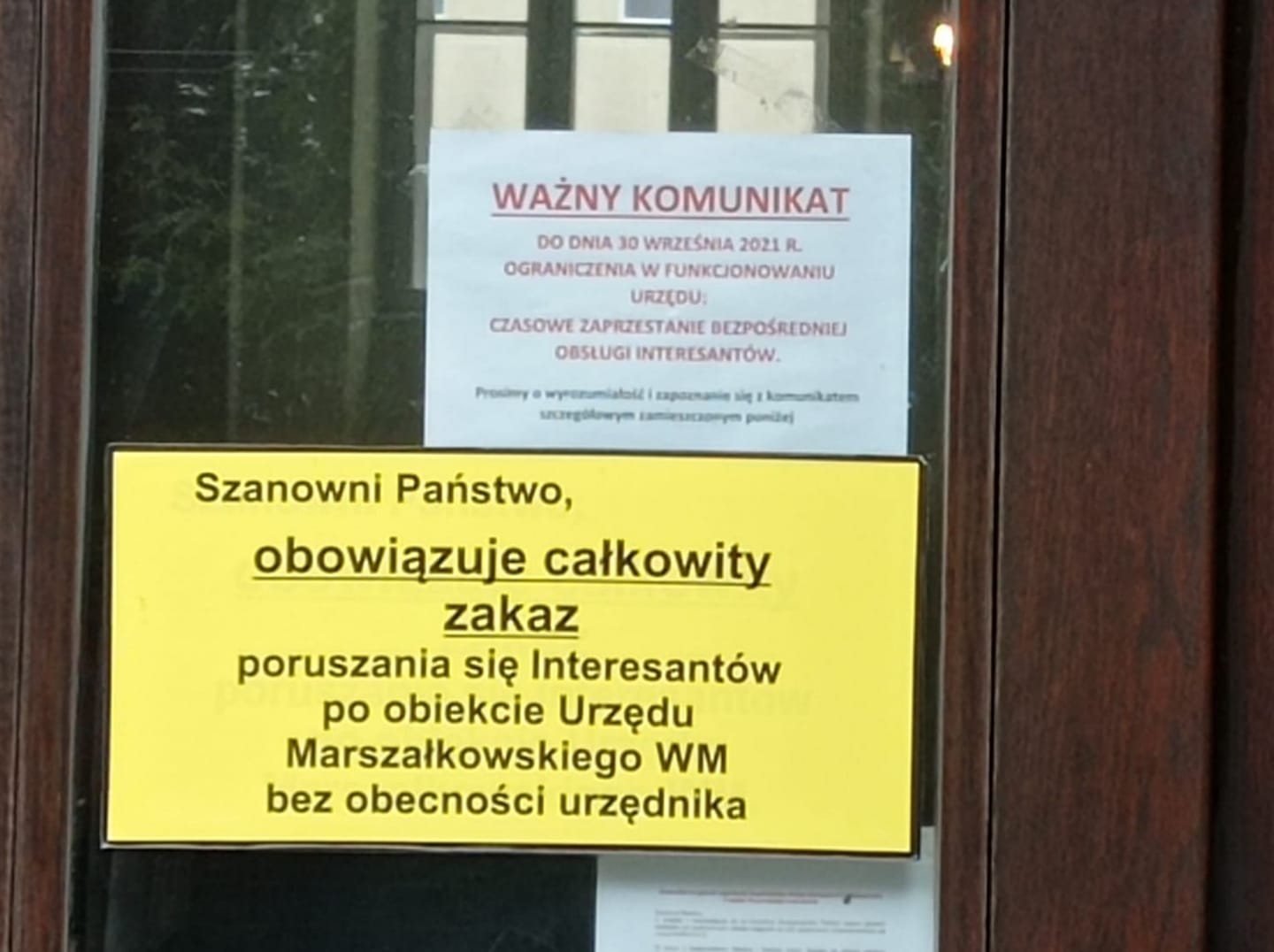 Wejście do Urzędu Marszałkowskiego tylko z urzędnikiem za rączkę?