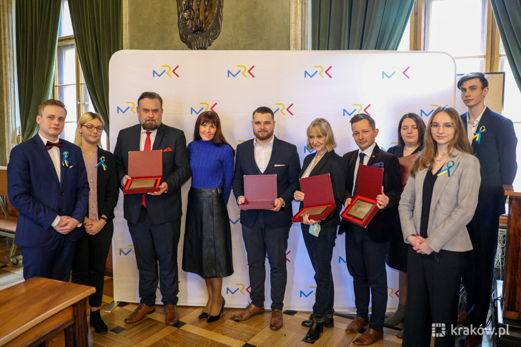Pierwsi laureaci Nagrody Przyjaciela Młodzieży Krakowskiej