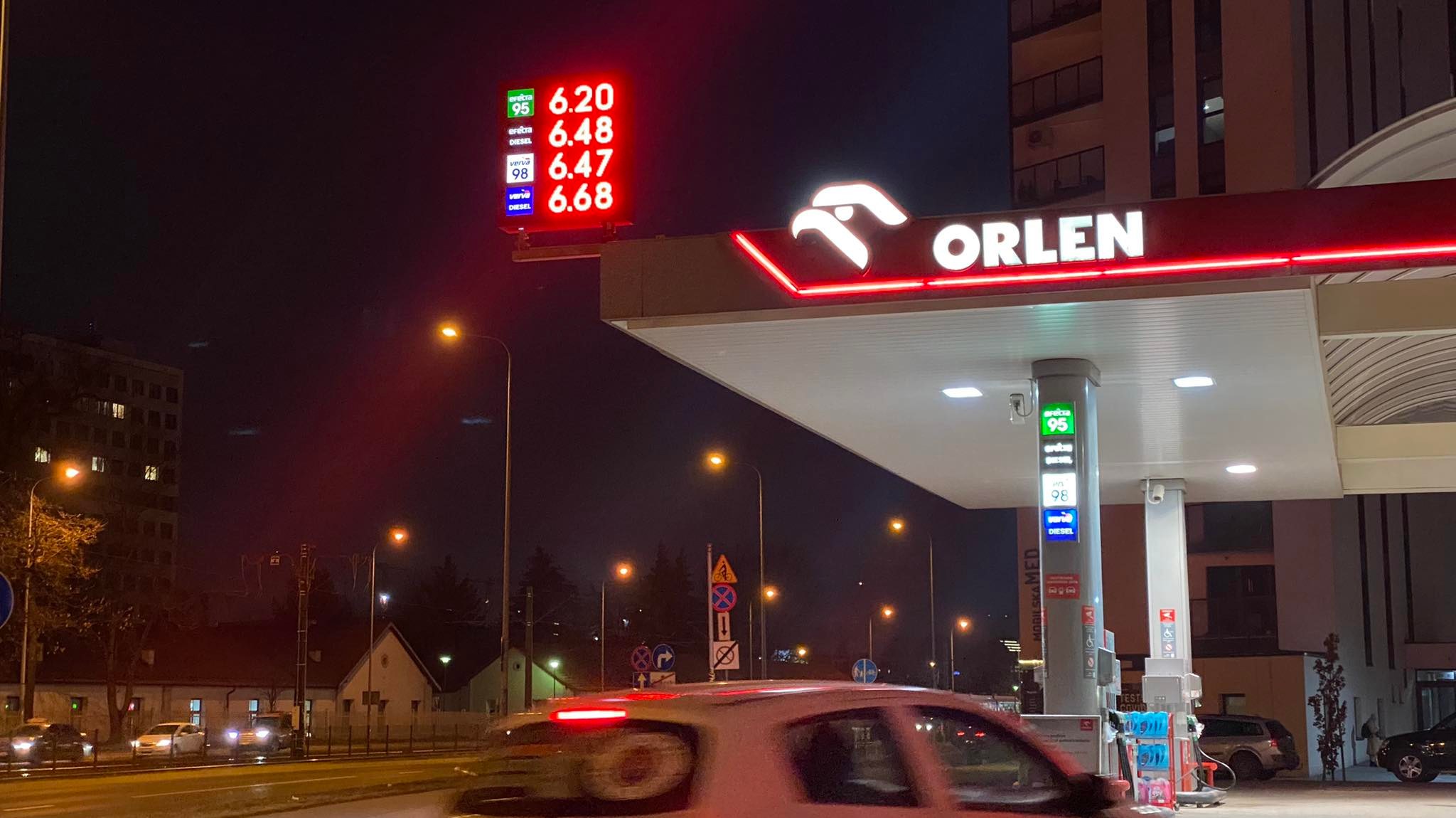 Radny PO: Orlen orżnął Kraków na co najmniej 15-16 milionów złotych