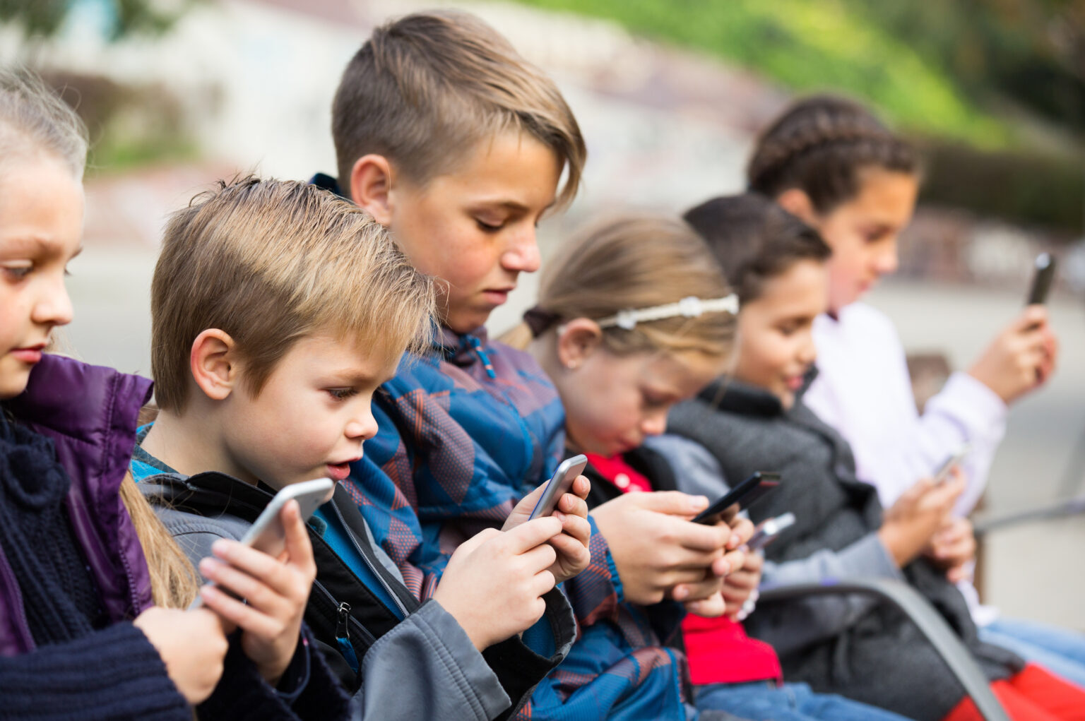 Kraków. Międzynarodowa konferencja dotycząca zagrożeń związanych z nadużywaniem smartfonów przez dzieci