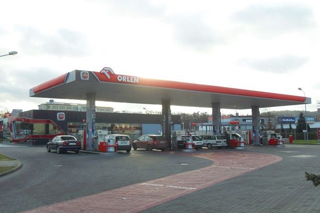 „Cud na Orlenie”. Zawyżanie cen paliw naraziło finanse Krakowa?