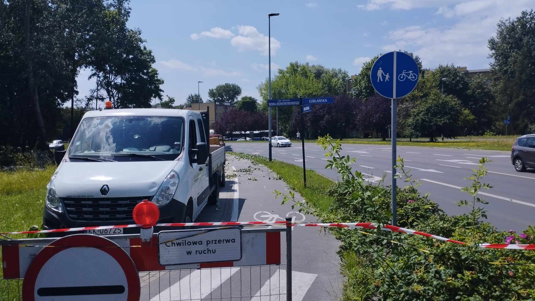 Kilkunastometrowe drzewa pod topór. Rozpoczęła się budowa linii tramwaju do Mistrzejowic