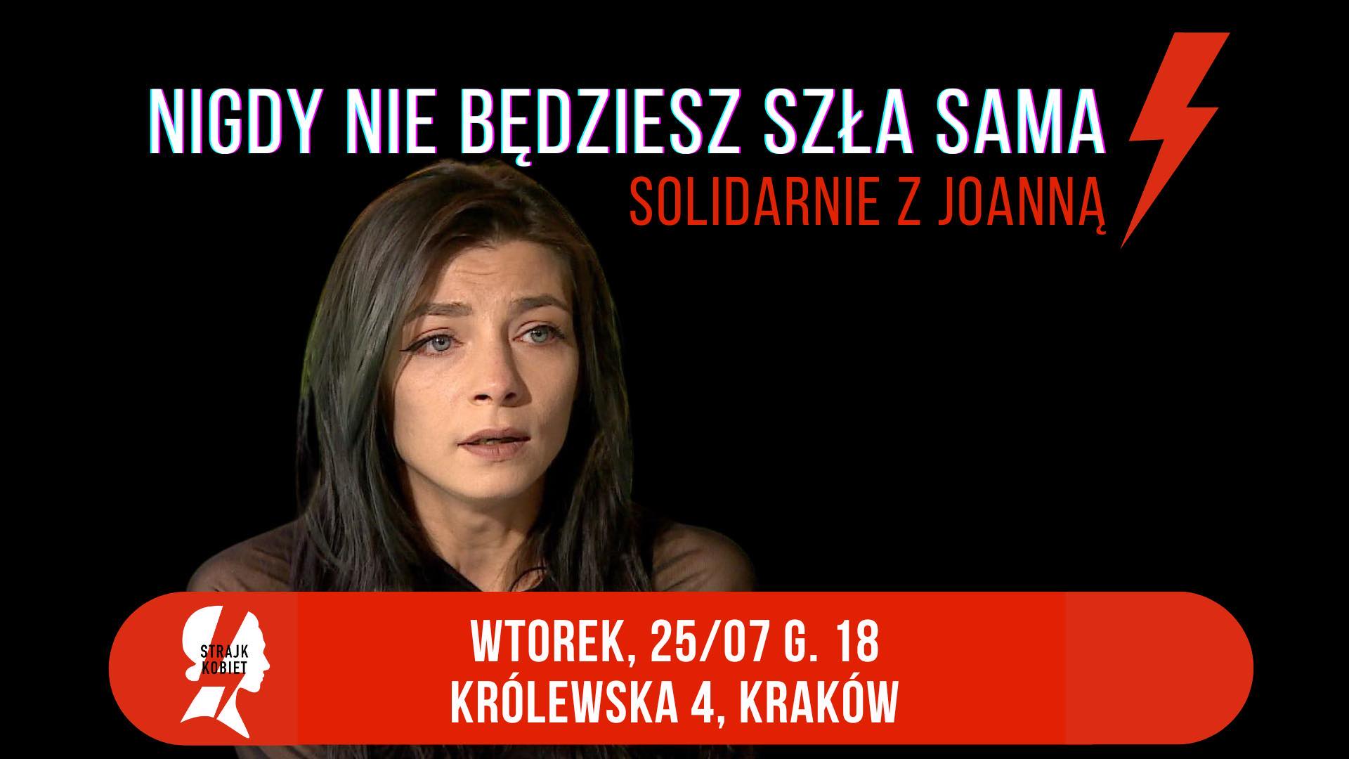 „Nigdy nie będziesz szła sama”. Kraków solidarny z panią Joanną, protest przed komendą policji