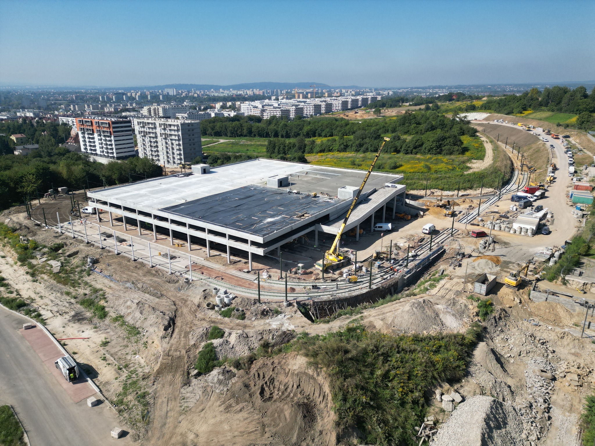Trwa budowa największego parkingu P+R w Krakowie. Pomieści 470 aut (ZDJĘCIA)