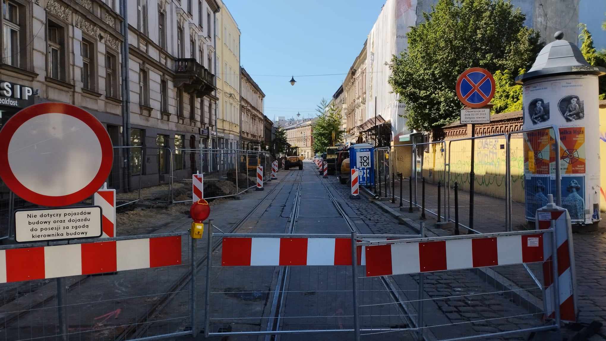 Pierwszy tydzień prac na ul. Zwierzynieckiej za nami. Nie odbyło sie bez problemów