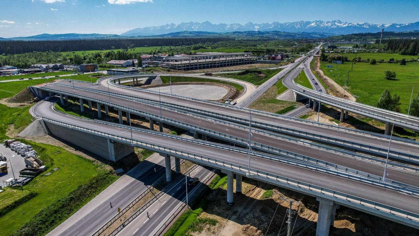 Widok wprost na Tatry. Otwarcie kolejnego odcinka Zakopianki po wakacjach