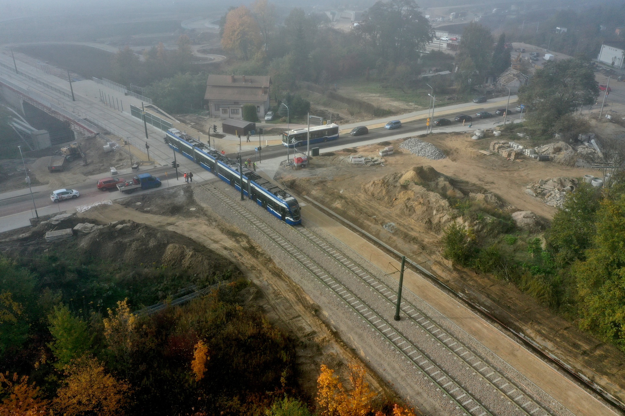 Tramwaje przejechały przebudowaną ulicą Kocmyrzowską. Na razie testowo (ZDJĘCIA)