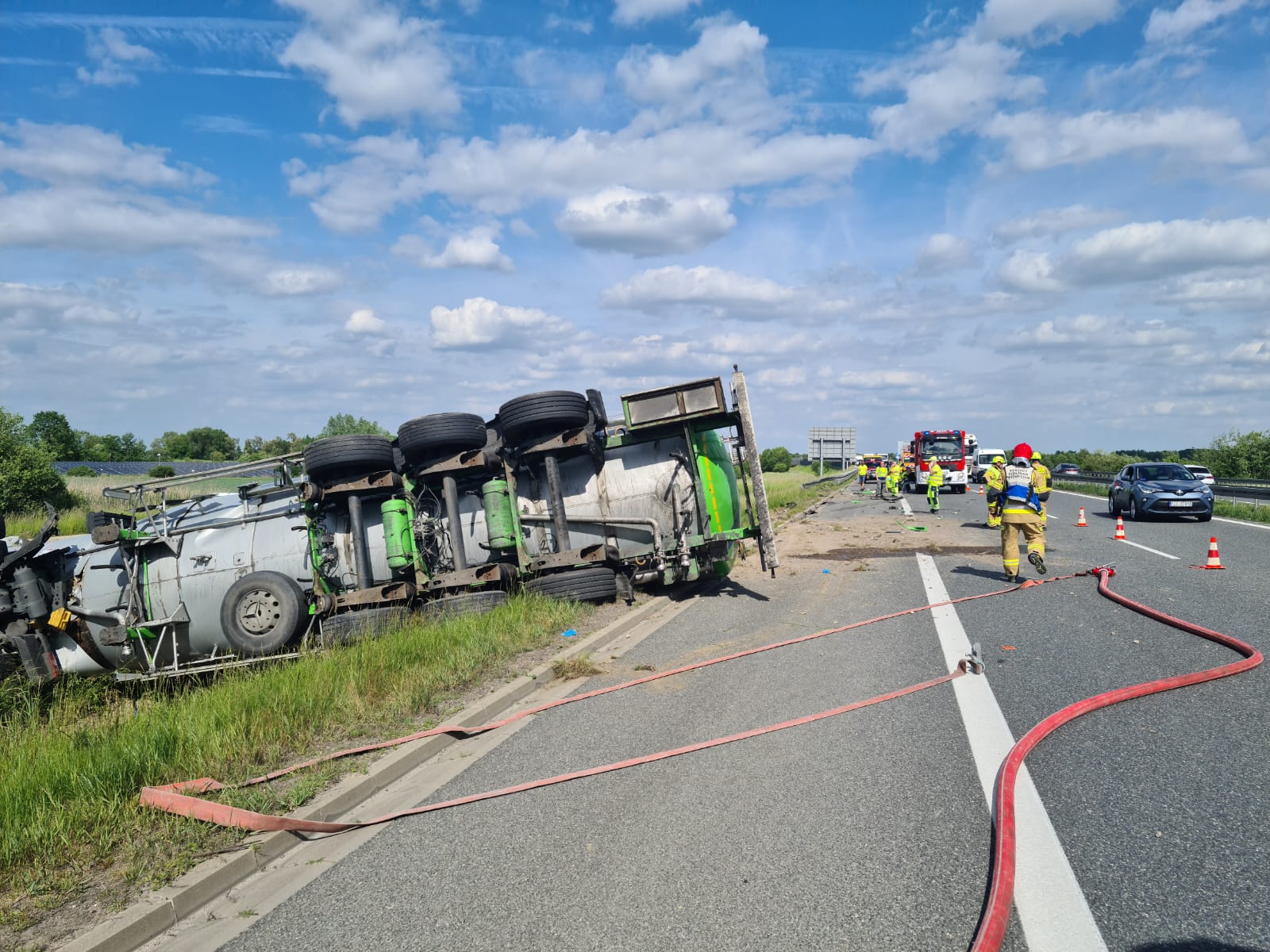 Czy doszło do skażenia po wypadku cysterny na A4? Nocna akcja