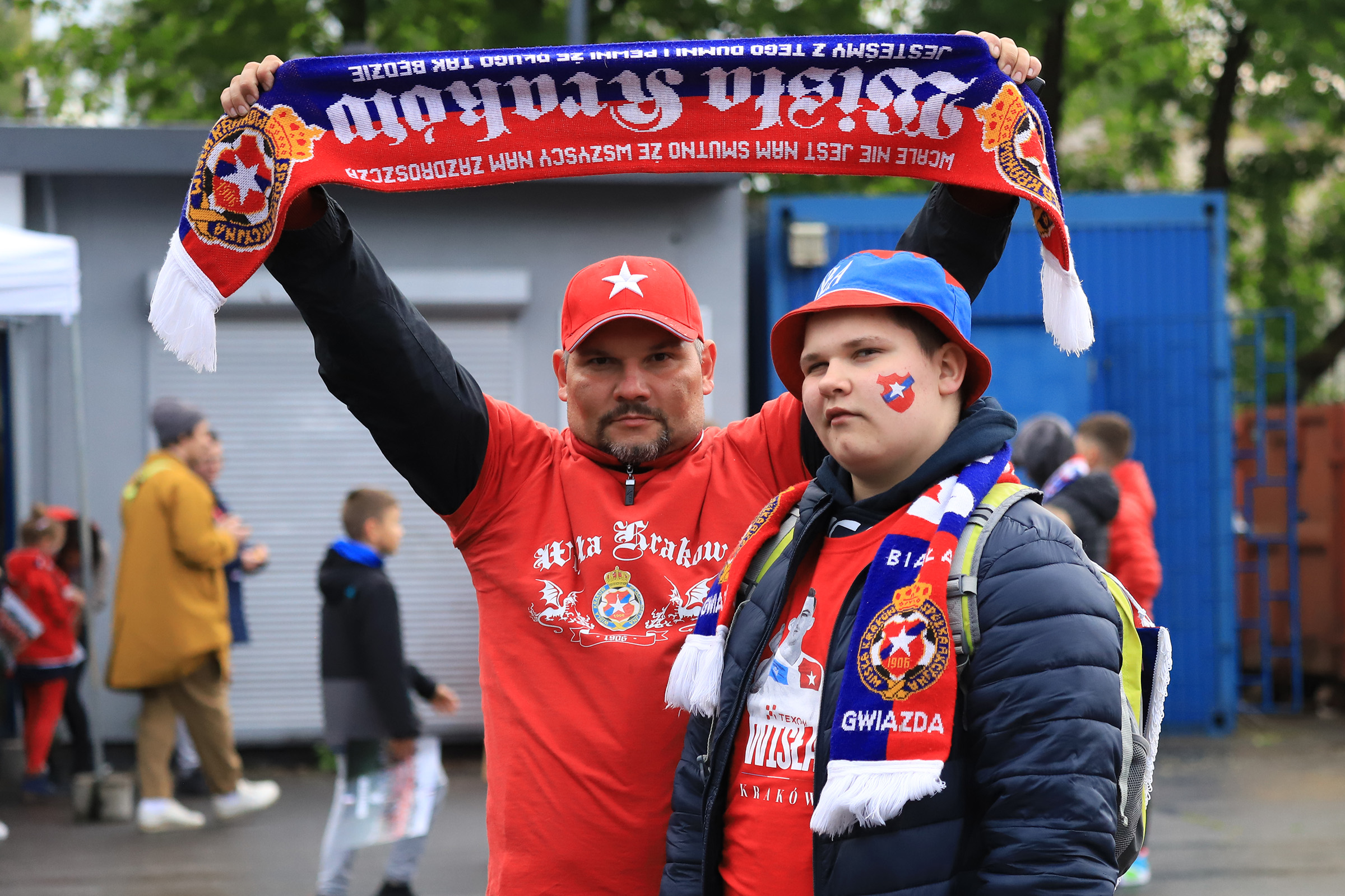 Oto siła Wisły Kraków. Tak kibice wspierają zespół w walce o Ekstraklasę (ZDJĘCIA)