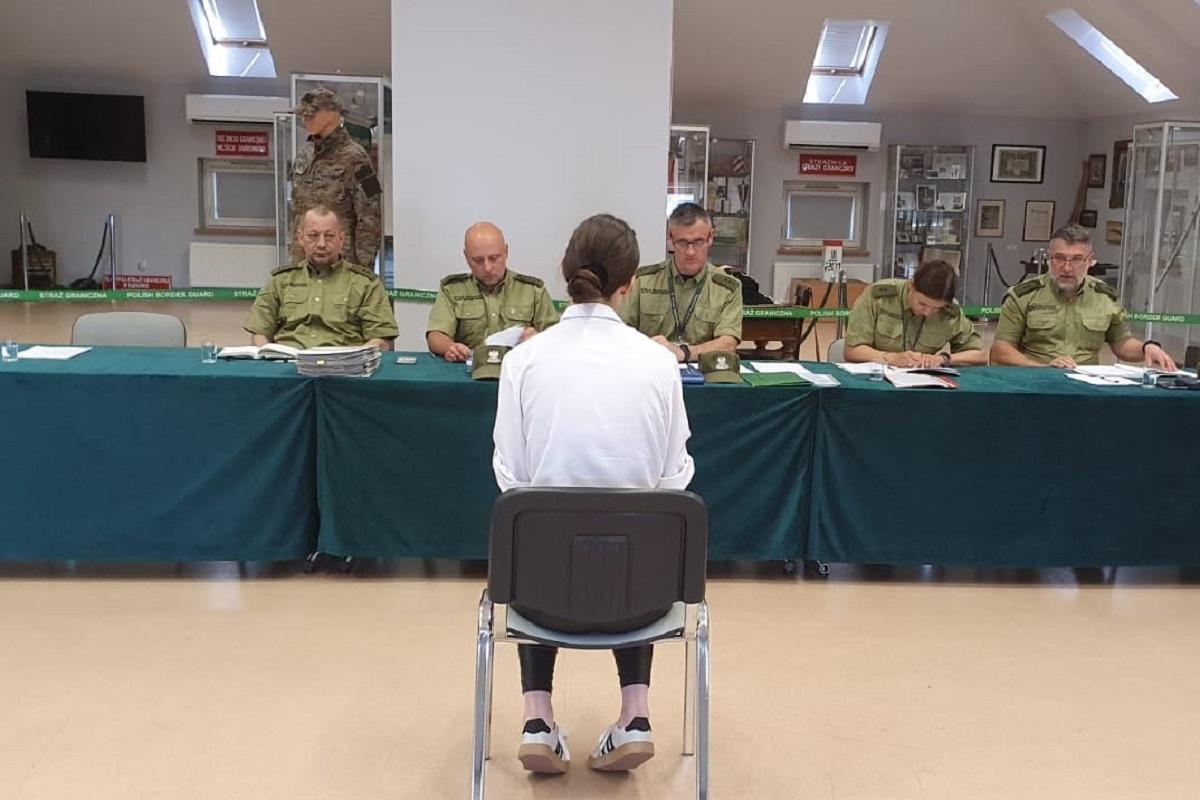 Nowi strażnicy graniczni coraz bliżej służby. Przed nimi testy, sprawność i badanie wariografem (ZDJĘCIA)