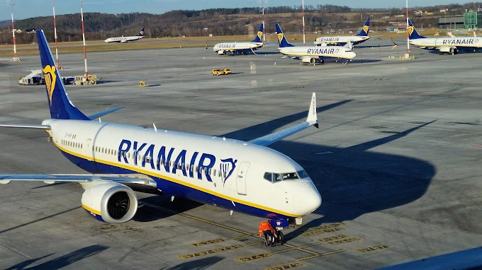 Mateusz T. z wyrokiem za awanturę w samolocie Ryanaira. Pierwszy taki wyrok w Polsce