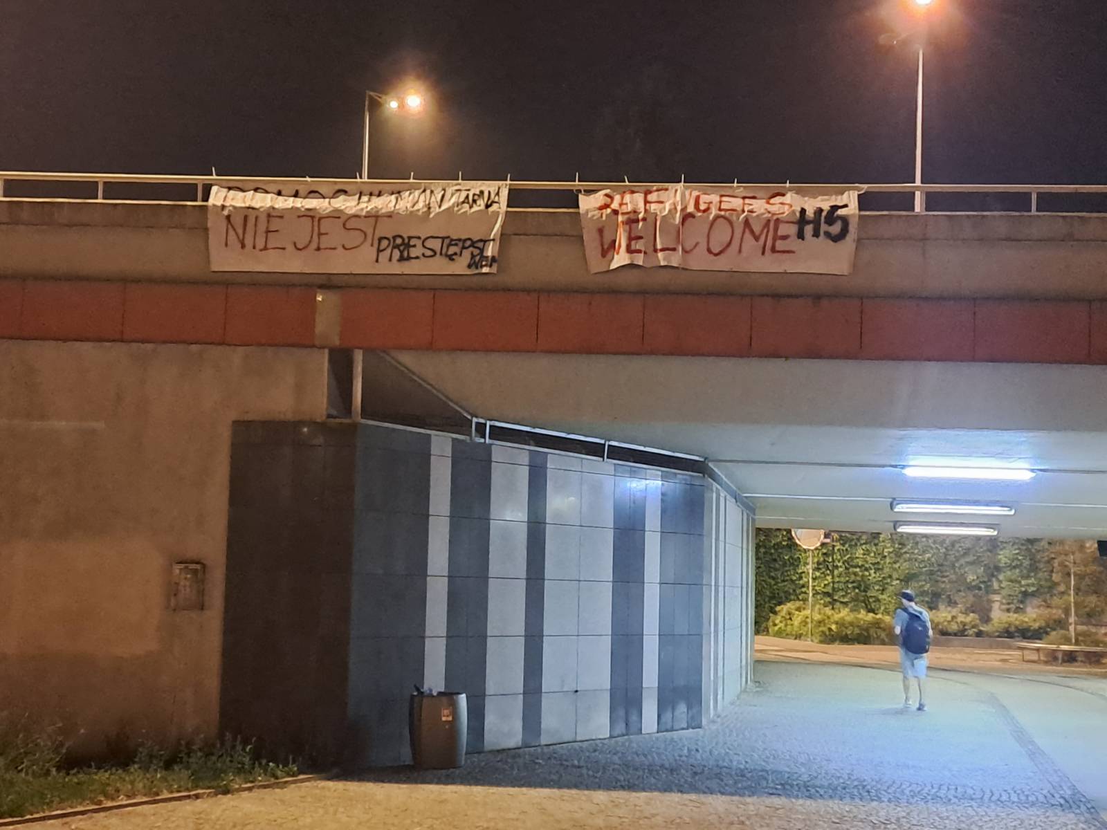 „Je…bać mur. Kraków solidarny z „Piątką z Hajnówki” (ZDJĘCIA)