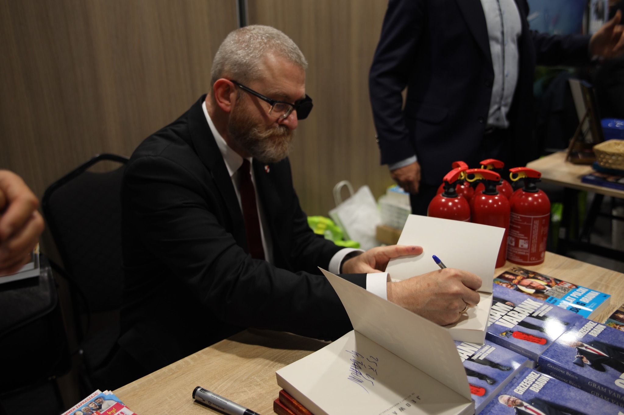 W Krakowie realizowane są Targi Książki. Grzegorz Braun zorganizował własne – „bez cenzury”