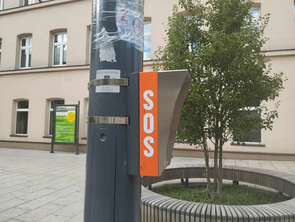 Punkty SOS w Krakowie? Jeden przycisk ma wystarczyć, by wezwać pomoc