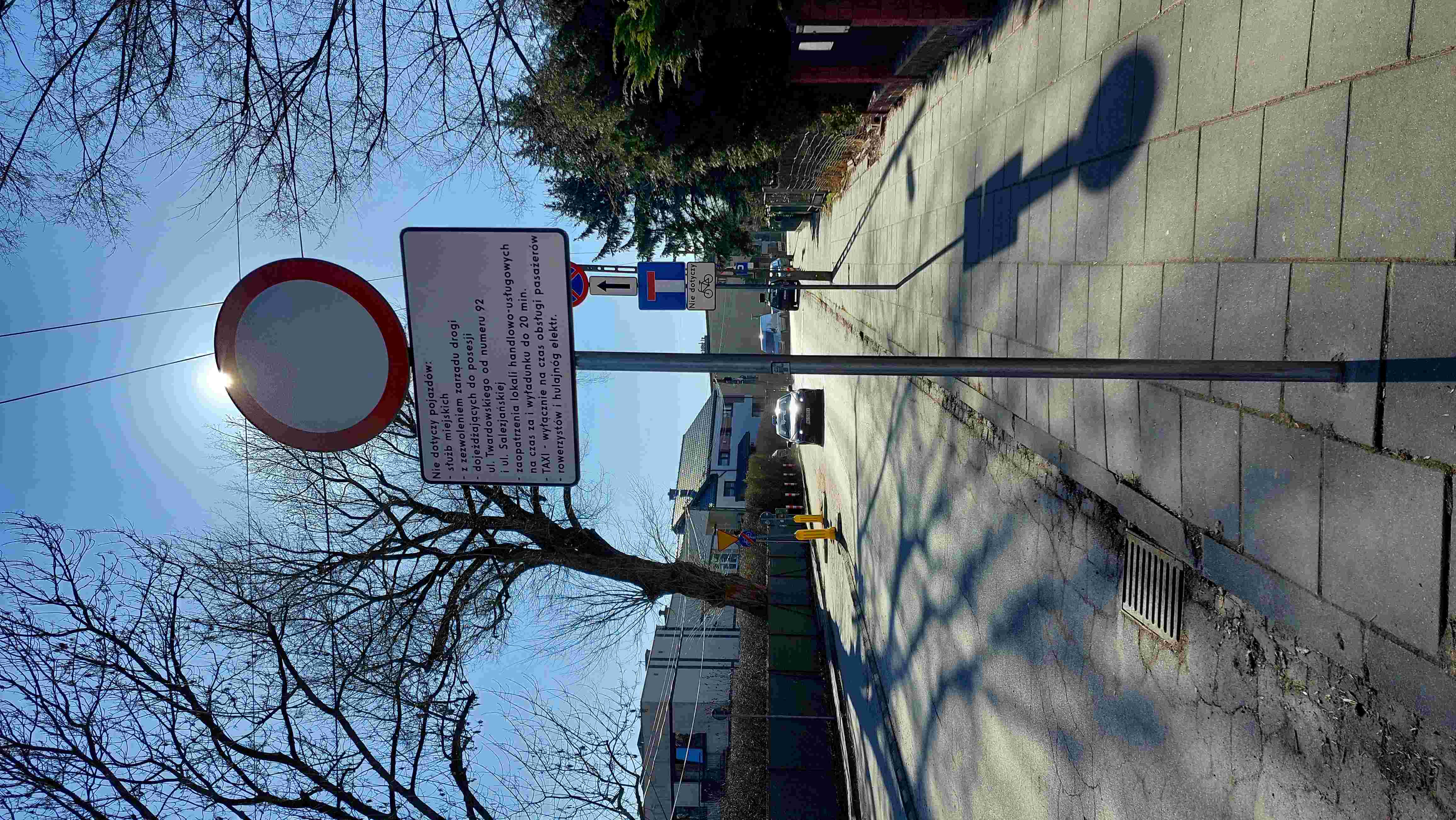 Parkowanie na Zakrzówku. Zaczyna się czas żniw dla Straży Miejskiej