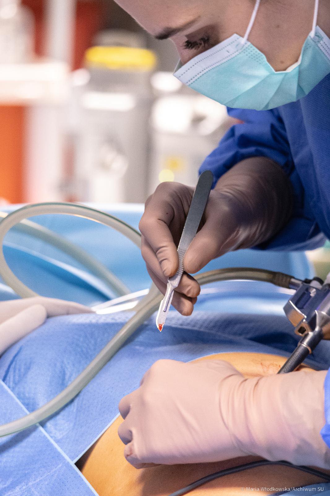 Chirurgia została zdominowana przez mężczyzn. Szpital Uniwersytecki w niezwykły sposób pokazuje jej żeńską twarz [ZDJĘCIA]