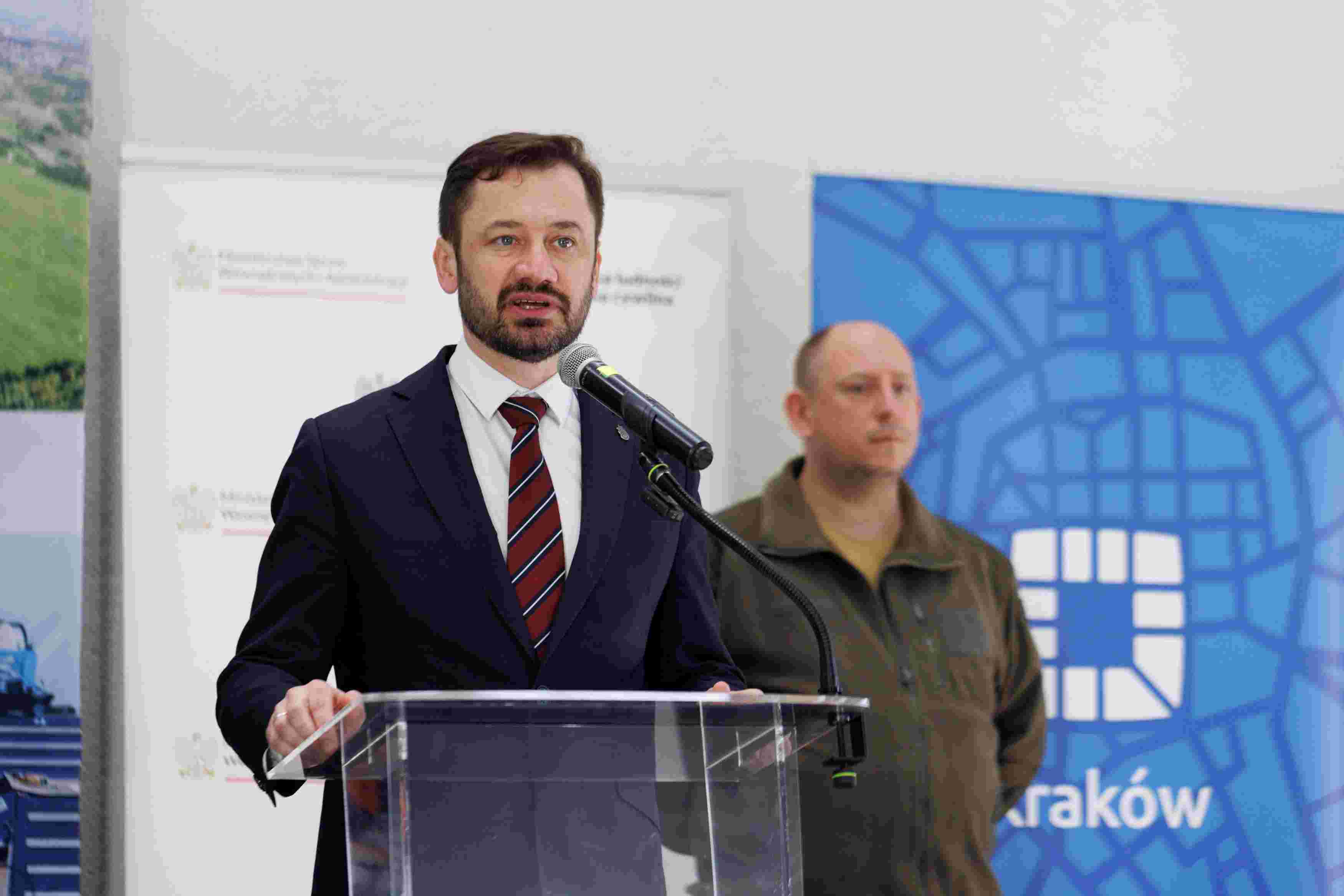 Prezydent Krakowa Aleksander Miszalski: Miasto wznosi się na wyższy poziom odporności. Sprzęt z programu ochrony ludności [zdjęcia]
