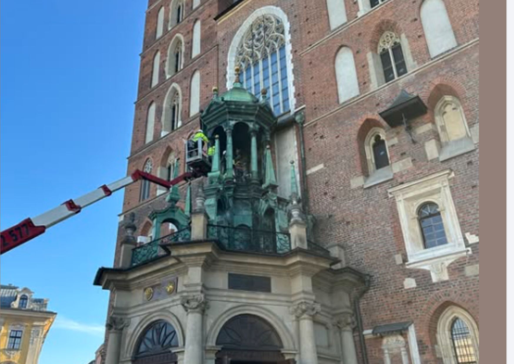 Bazylika Mariacka w Krakowie szykuje się do renowacji głównego wejścia
