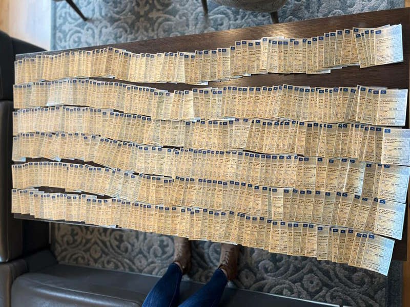 Przeglądy techniczne bez obecności samochodów na stacjach diagnostycznych. Fałszerstwa w tysiącach dowodów rejestracyjnych