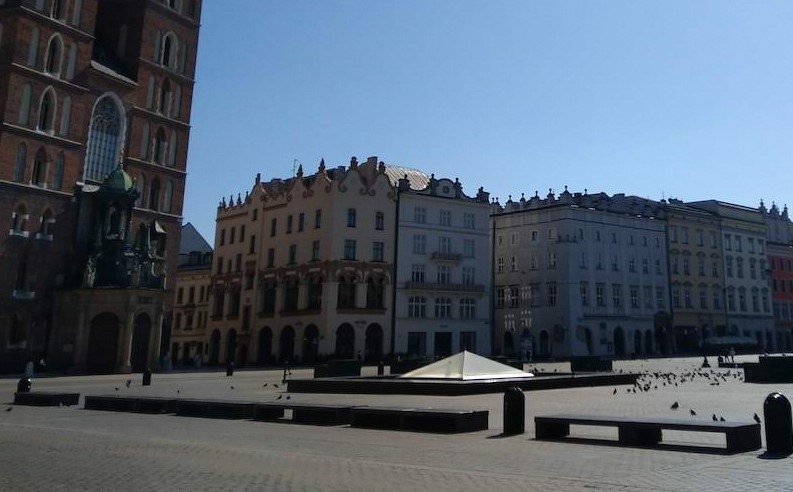 Będzie nowa fontanna na Rynku Głównym w Krakowie. Ma być bardziej kameralna i mniej efektowna