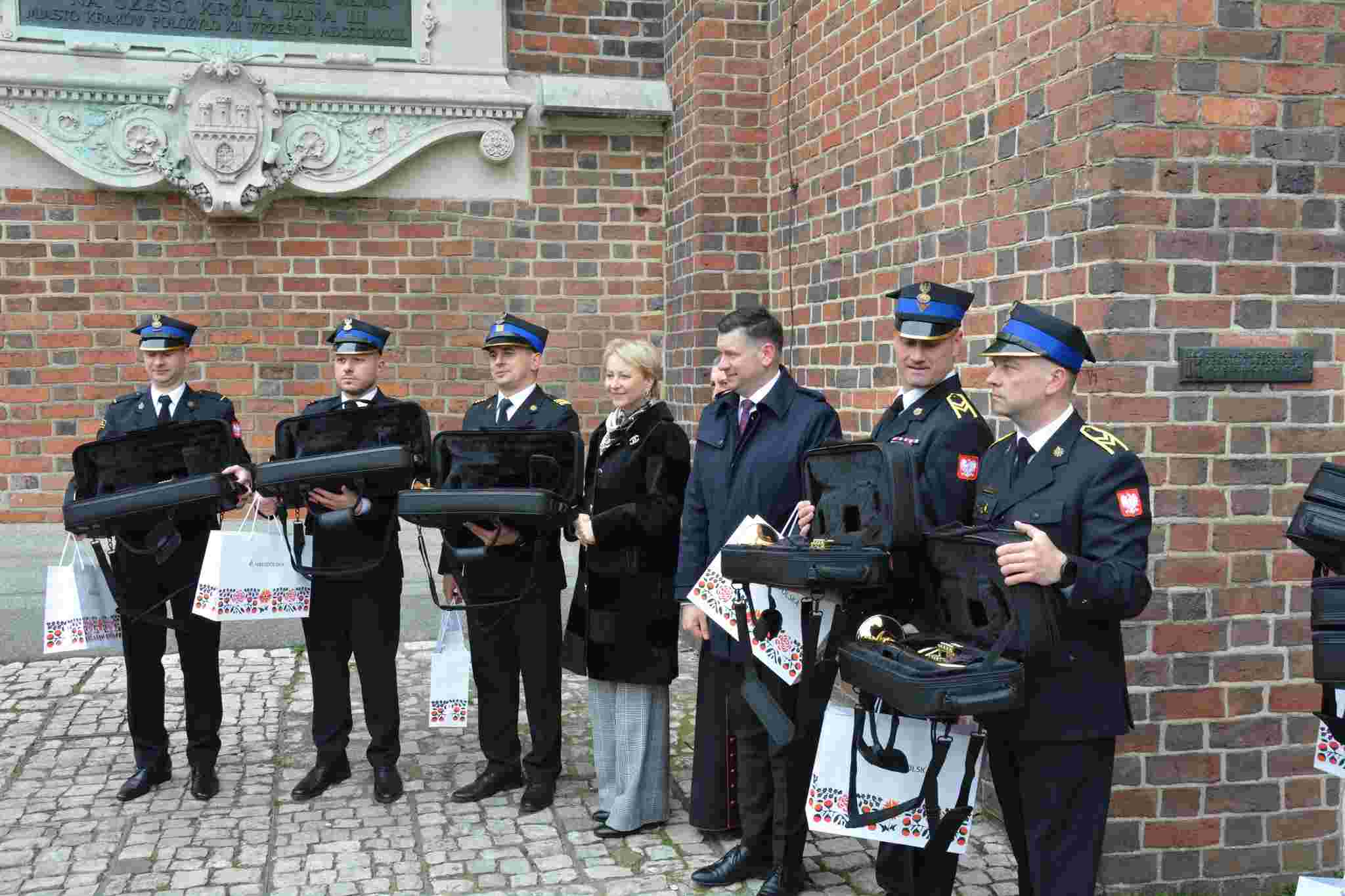 Nowe trąbki dla krakowskich hejnalistów