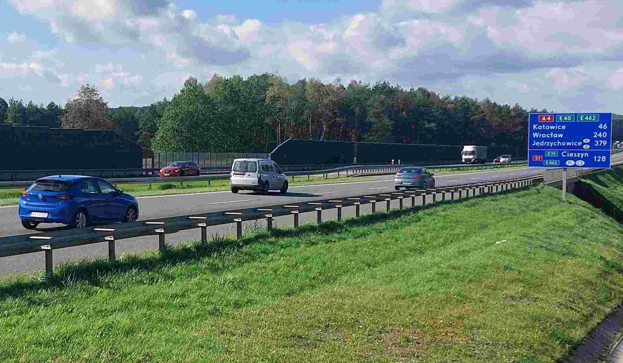 Rozbudowa autostrady A4 Kraków – Katowice o trzeci pas. 13 firm chce wykonać projekty