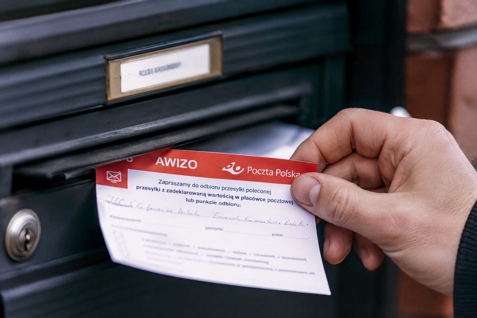 Awiza zamiast przesyłek? Mieszkańcy Woli Justowskiej skarżą się na Pocztę Polską, operator zapowiada kontrole