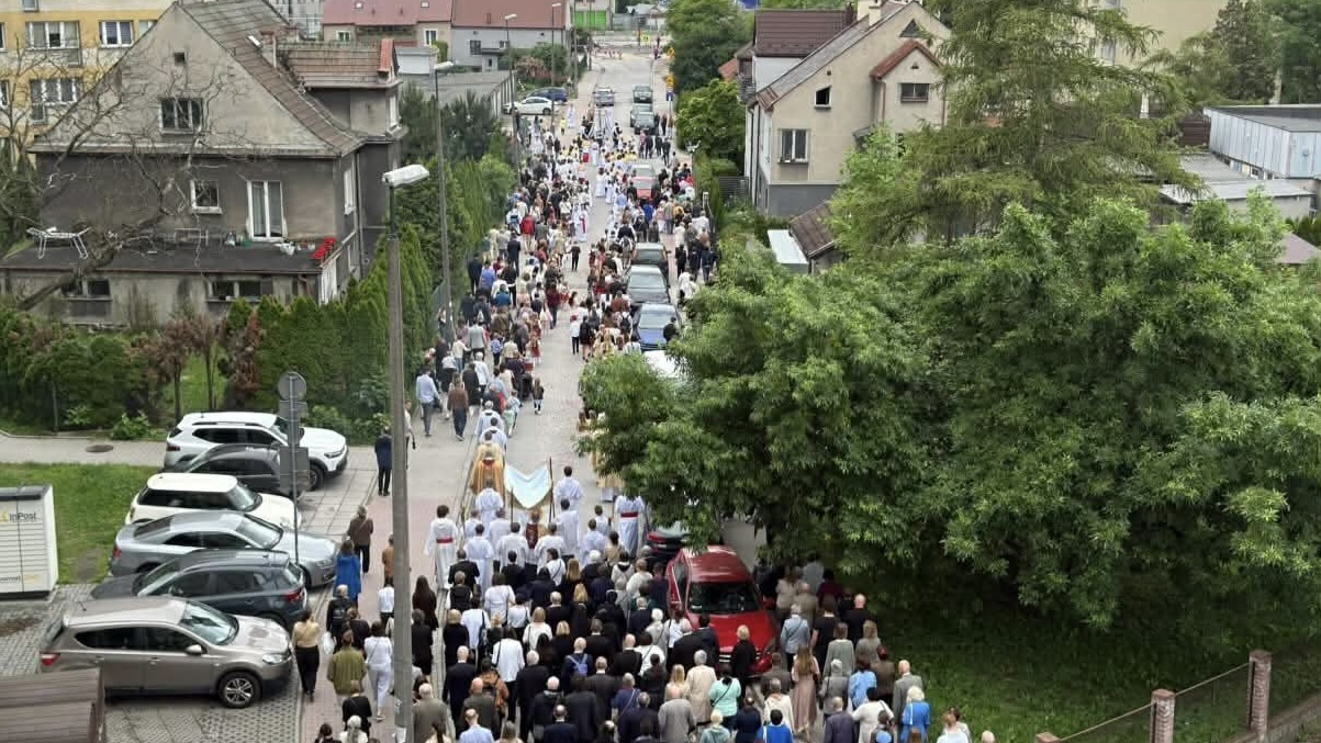Boże Ciało w Krakowie. Tysiące wiernych uczestniczą dziś w procesjach ulicami miasta