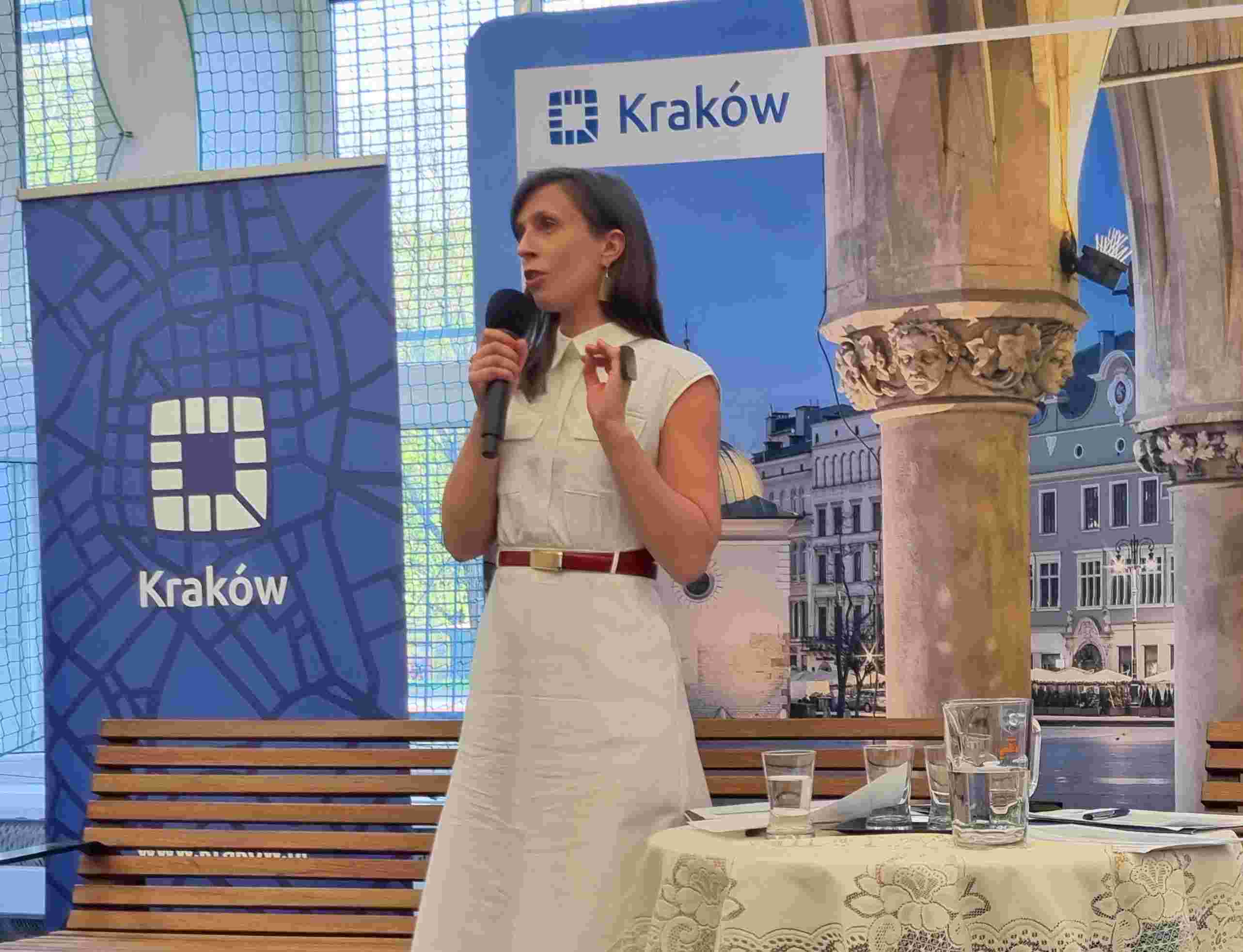 Maria Klaman poparła Darię Gosek-Popiołek. Była wiceprezydent wraca do politycznej aktywności