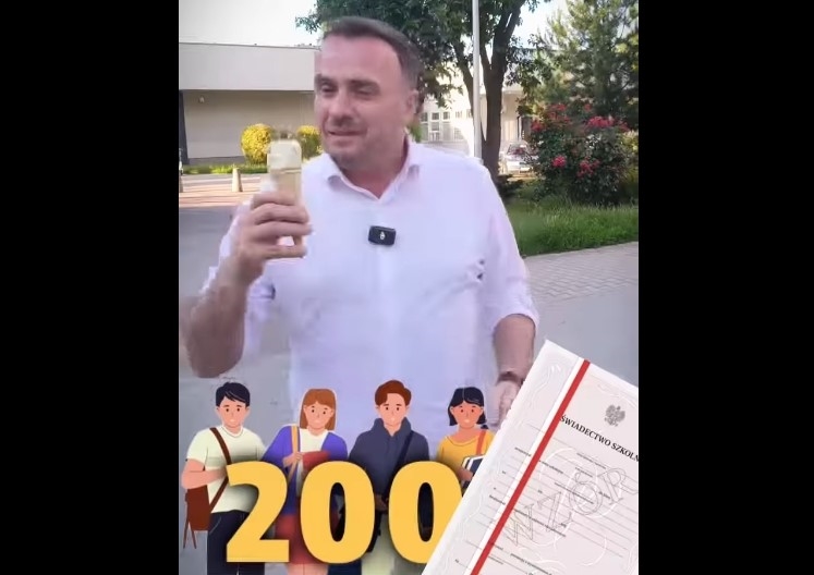 Lody za świadectwo z biało-czerwonym paskiem dotarły do Krakowa. Gdzie i kiedy się po nie zgłosić?