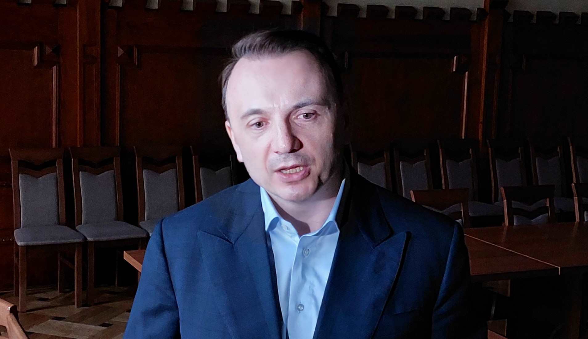Łukasz Gibała zachęca sygnalistów do dalszej współpracy. Obiecuje im anonimowość i pomoc prawną