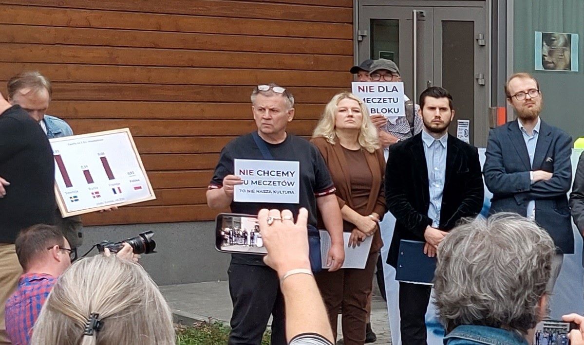 Nie będzie meczetu na osiedlu Podwawelskim. Będą protesty przy każdej innej lokalizacji
