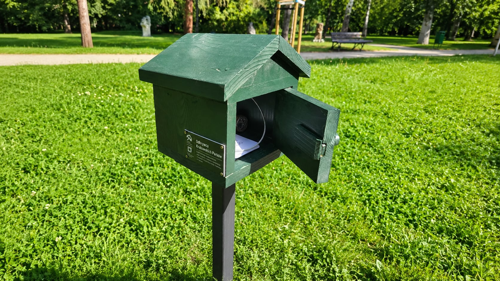 Książeczki Odkrywcy Krakowskich Parków okazały się hitem. Z jednego punktu zniknęło 5 tysięcy egzemplarzy