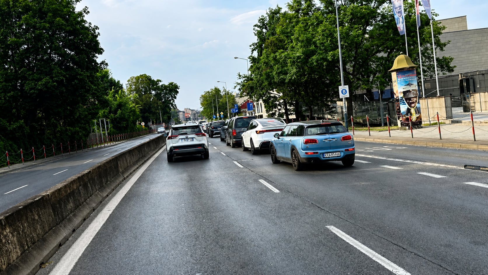 KRKnews dotarł do badań NO₂. Najpierw uchwalono SCT, potem wykonano nowe pomiary a miasto podało wyższe wartości niż laboratorium