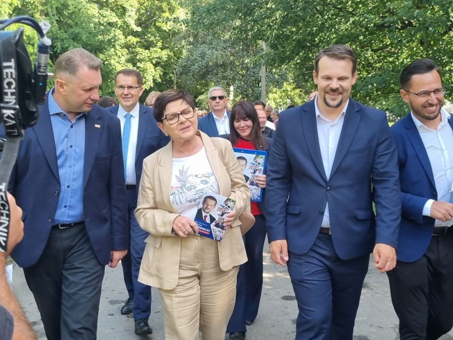 Drewnicki pokazał swoją drużynę. Szydło, Czarnek i Adamczyk ruszyli z nim w Mistrzejowice